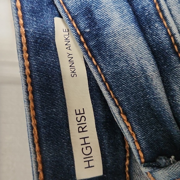 Code Bleu Jeans - Picture 3 of 4